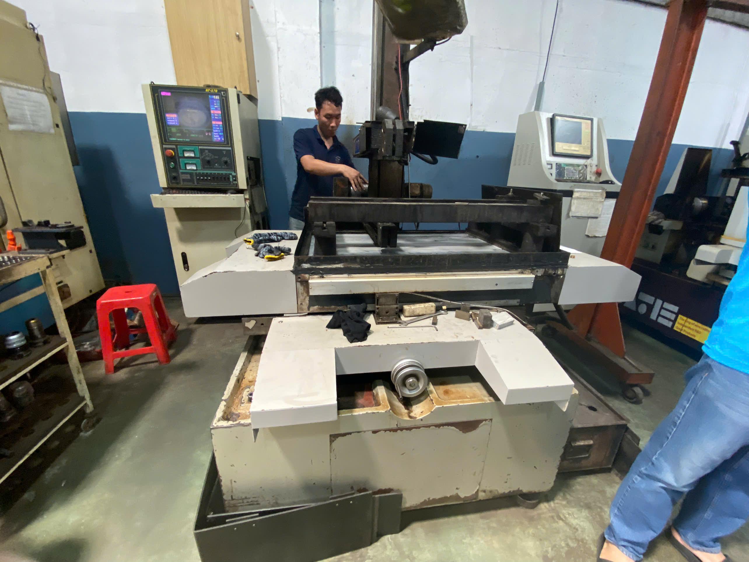 Wire cutting machine 2.jpg
